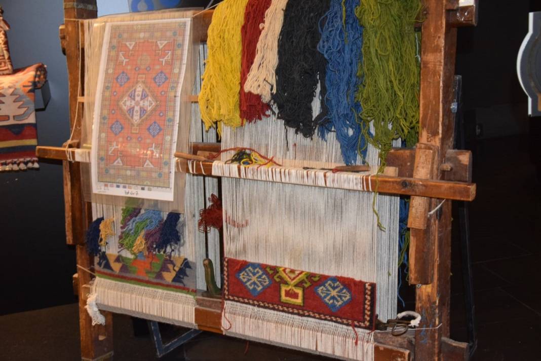 İpek Yolu Temalı Altın Dokunuşlar Sergisi Konya’da kapılarını açtı 23